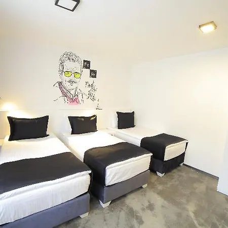 Hotel 65 Budget 3*