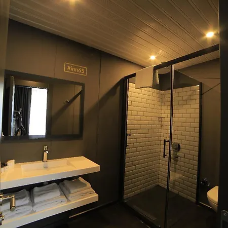 Hotel 65 Budget 3*