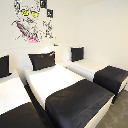 Hotel 65 Budget 3*